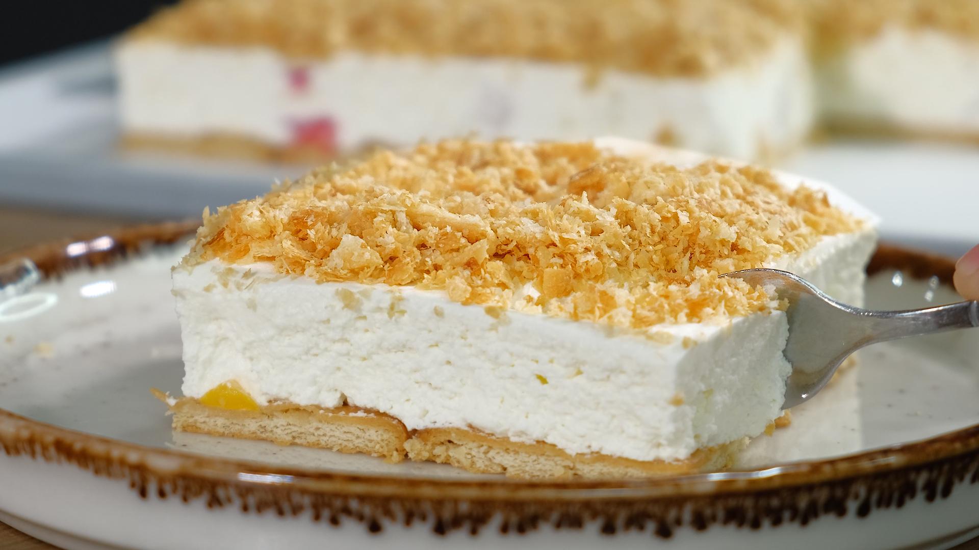 Γιαουρτογλυκό-με φρούτα-