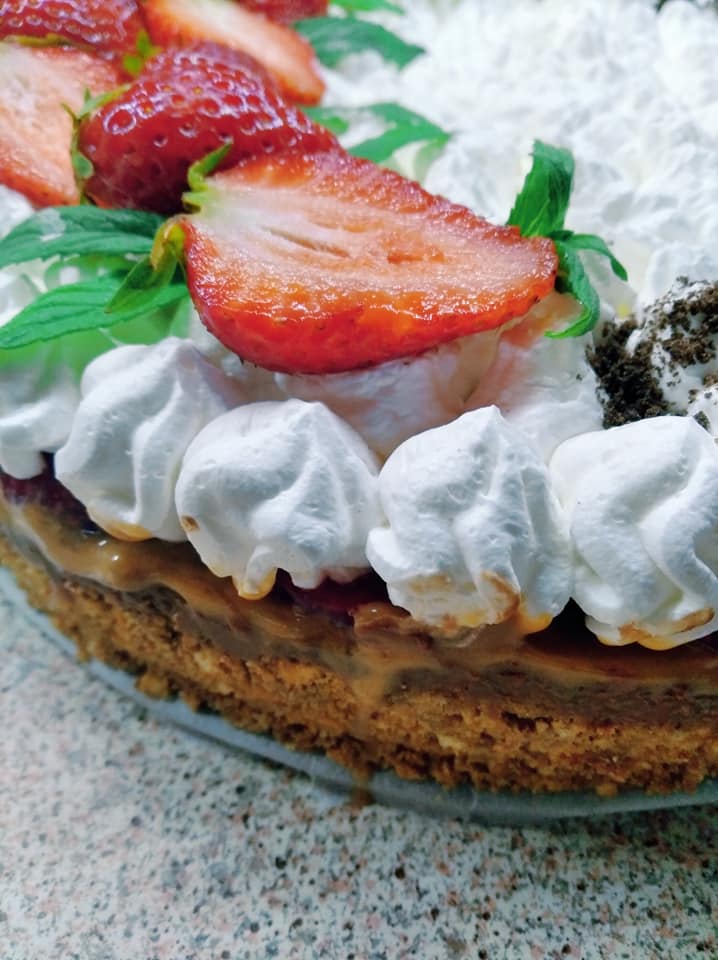 Ενναλακτικό- μπανόφι- με- φράουλες- Ενναλακτικό- μπανόφι- με- φράουλες-