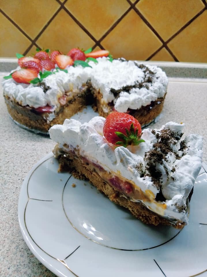 Ενναλακτικό- μπανόφι- με- φράουλες- Ενναλακτικό- μπανόφι- με- φράουλες-