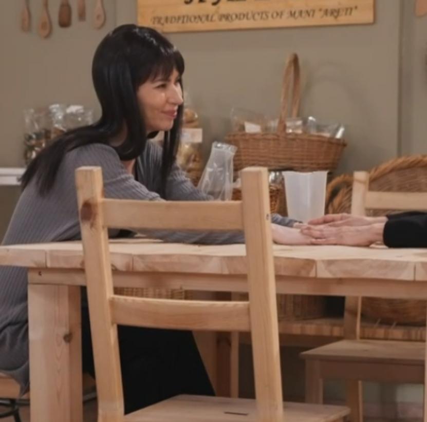 Η Γη της Ελιάς-Αρετή Η Γη της Ελιάς-Αρετή