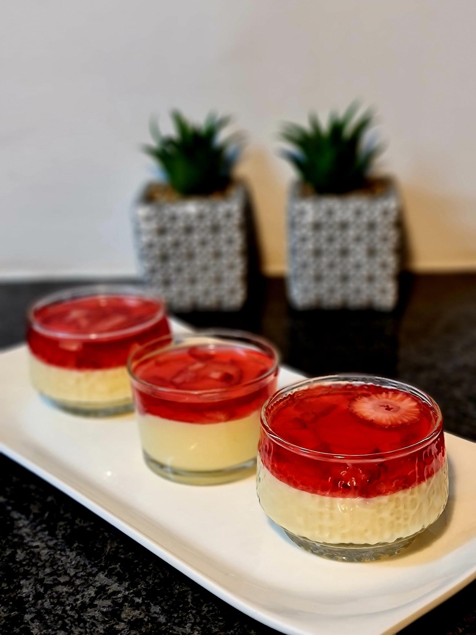 κρέμα-βανίλιας-με-ζελέ φράουλας-συνταγή-