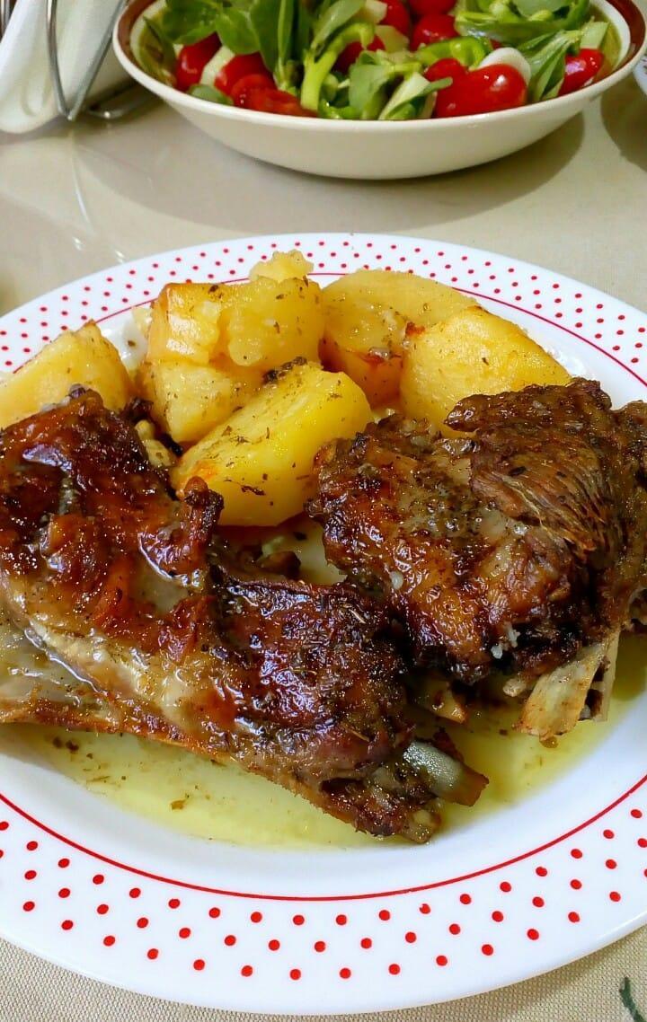 30-ελληνικές-παραδοσιακές-συνταγές-αρνάκι-στο-φούρνο 30-ελληνικές-παραδοσιακές-συνταγές-αρνάκι-στο-φούρνο