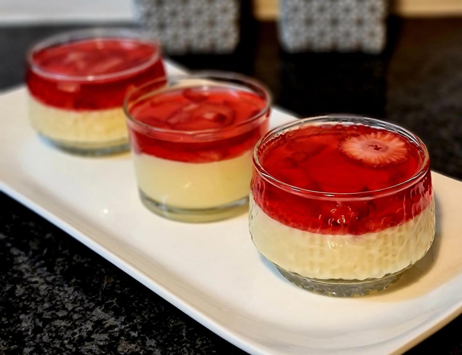 Κρέμα βανίλιας με ζελέ φράουλας