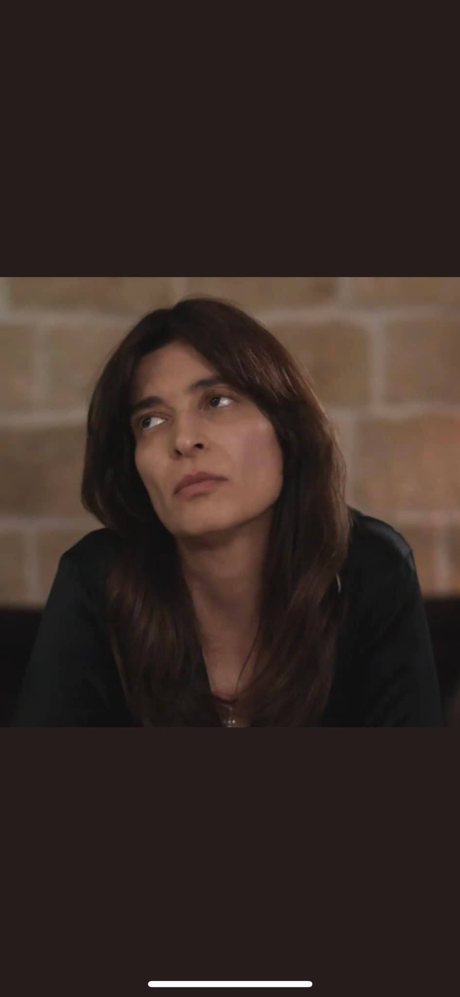 Η Γη της Ελιάς-Ιουλία-