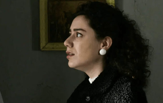 Άγριες Μέλισσες: Η Πηνελόπη δέχεται επίθεση