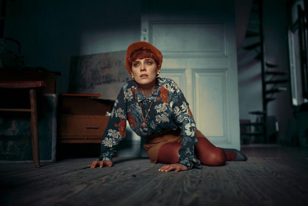 νομίζω-ότι-με-απατάει-αλλά-με-βγάζει-τρελή-