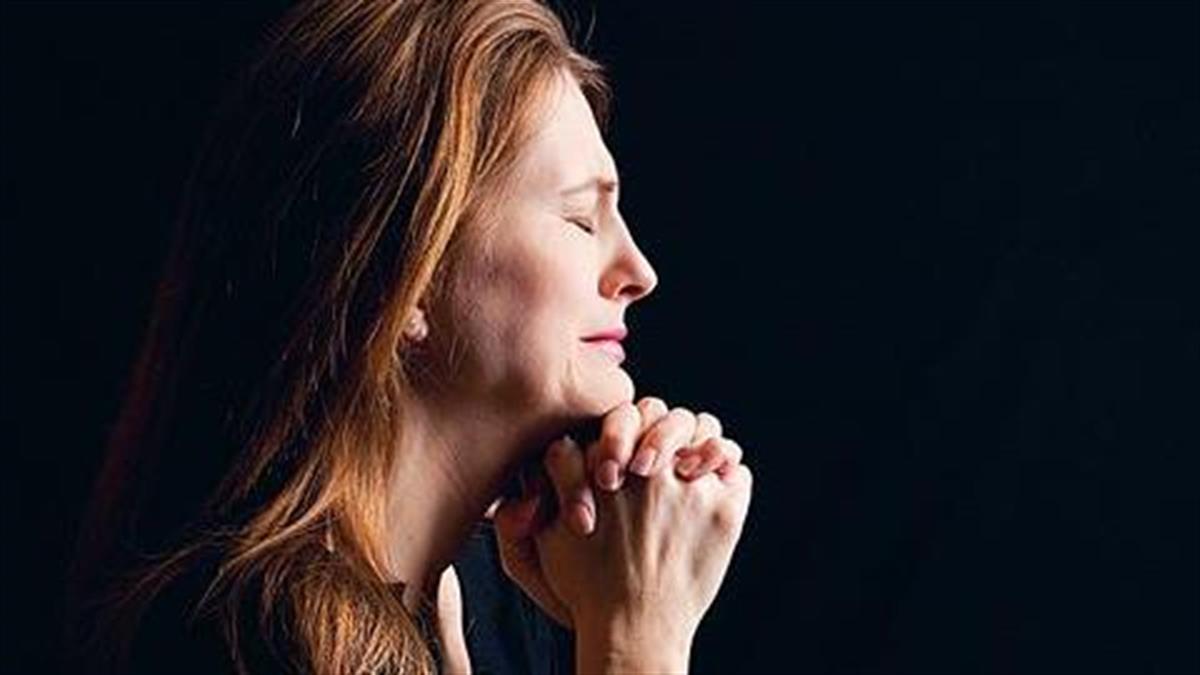 Δεν έχω πια μαμά: Το πένθος που απαιτεί και συγχώρεση