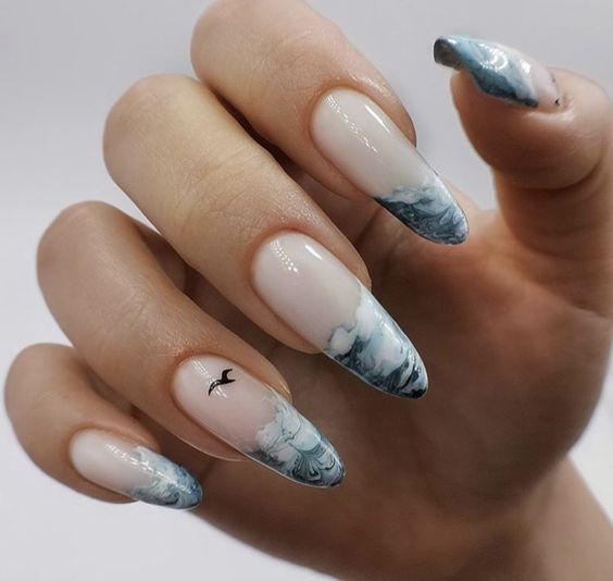 ιδέες-για-νύχια-με-θαλασσινά σχέδια-το-Καλοκαίρι 2022-