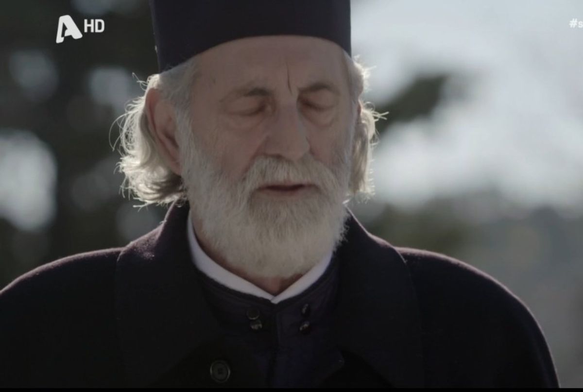 Σασμός: Ο Πάπας είναι ο σοφός του χωριού θέλουν να τους μονοιάσει όλους