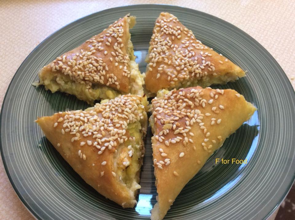 Αφράτα-κολοκυθοτυροπιτάκια-με-σουσάμι