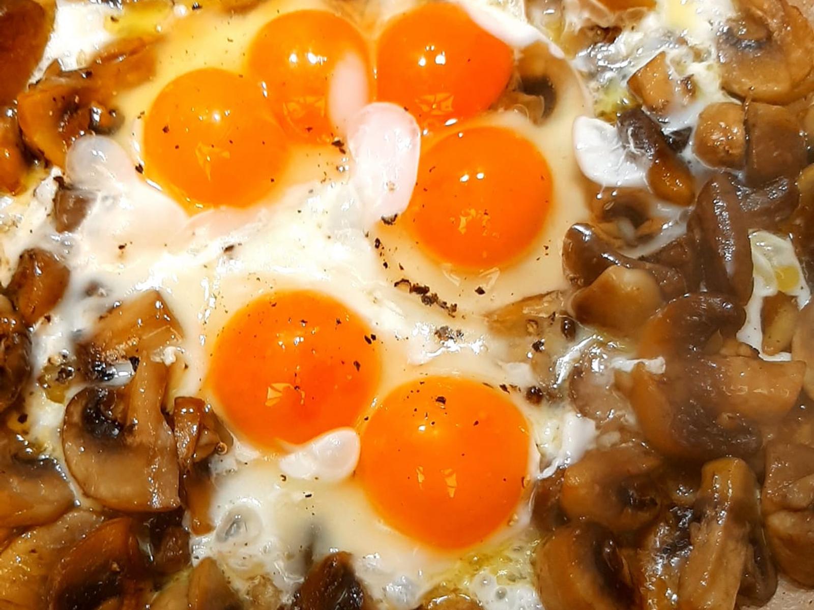 μανιτάρια-με-αυγά μάτια-συνταγή- μανιτάρια-με-αυγά μάτια-συνταγή-