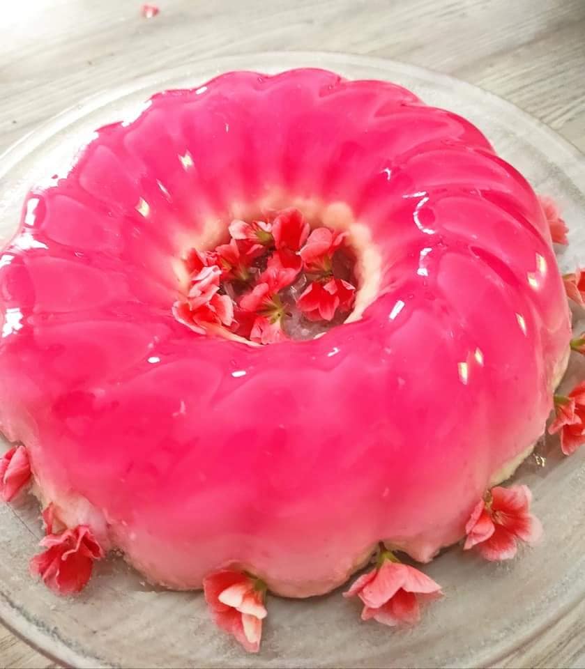 Γλυκό-ψυγείου-με ζελέ φράουλα-συνταγή-