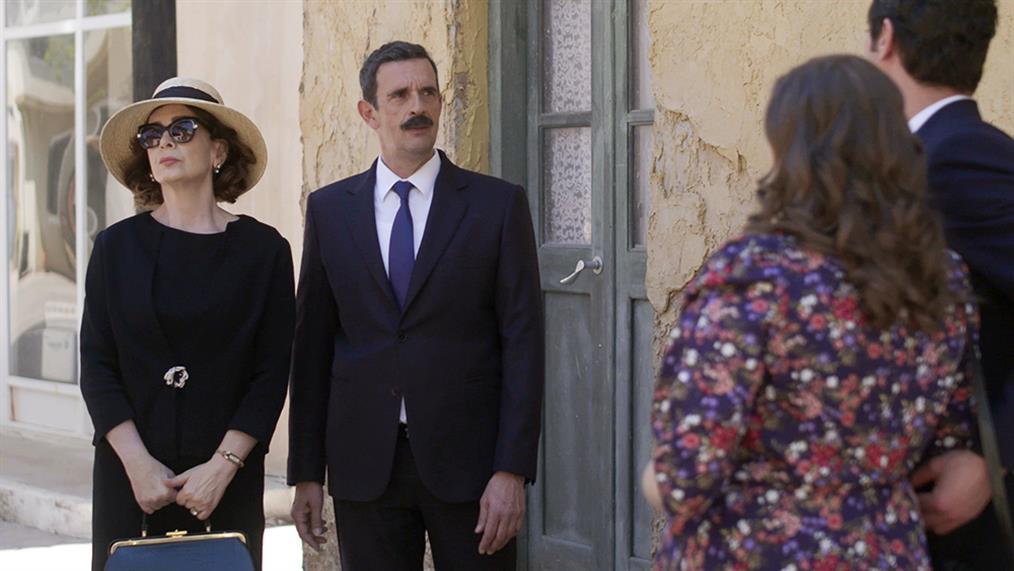 Άγριες-Μέλισσες-Δούκας-Μυρσίνη Άγριες-Μέλισσες-Δούκας-Μυρσίνη