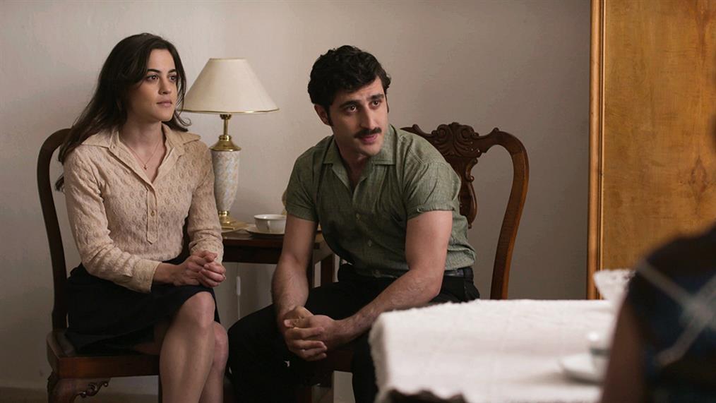 Άγριες-Μέλισσες-Μπάμπης-Κορίνα Άγριες-Μέλισσες-Μπάμπης-Κορίνα