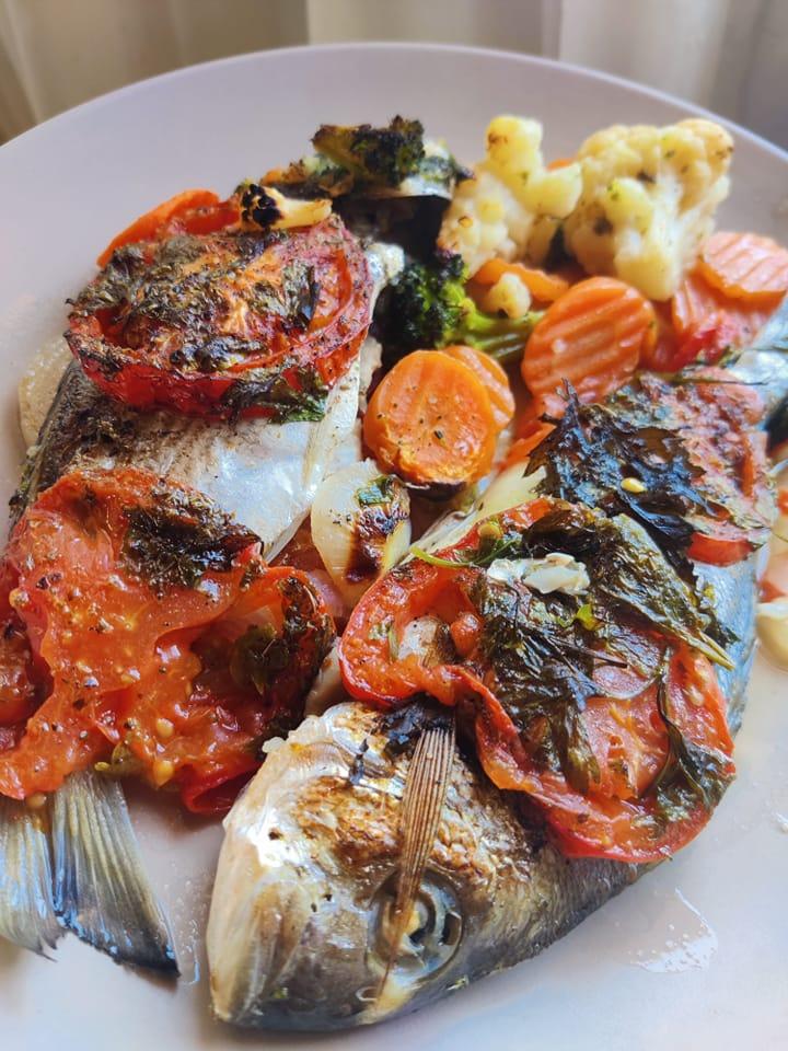 τσιπούρες-στον-φούρνο-με-λαχανικά-