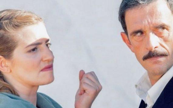 Ο Δούκας ξεγεννάει την Ελένη