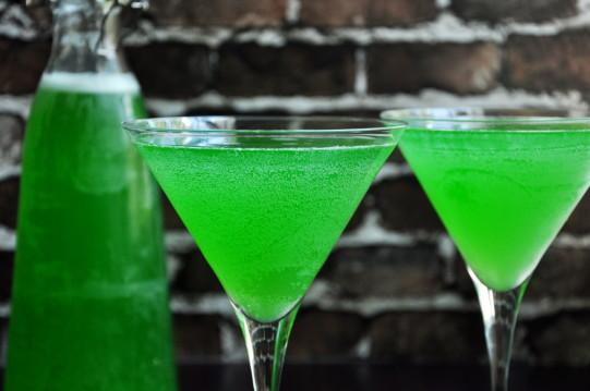 Σπιτικό-λικέρ-μέντας