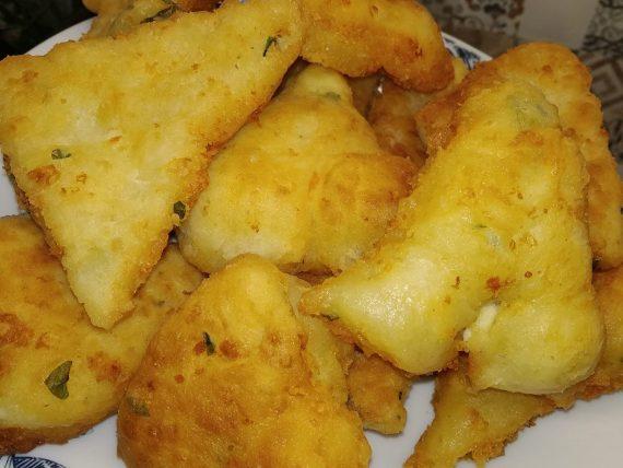Τηγανιτά τυροπιτάκια χωρίς φύλλο