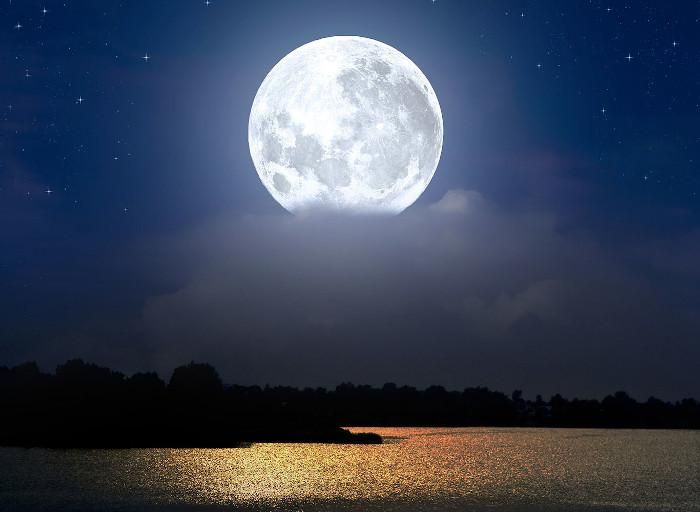 Άση Μπήλιου: Η υπερπανσέληνος που έρχεται και ποια τα ζώδια που πρέπει να προσέξουν