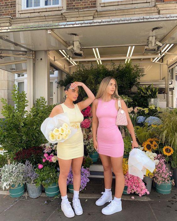 ιδέες-για-μίνι-εφαρμοστά-φορέματα-για-το-Καλοκαίρι 2022-