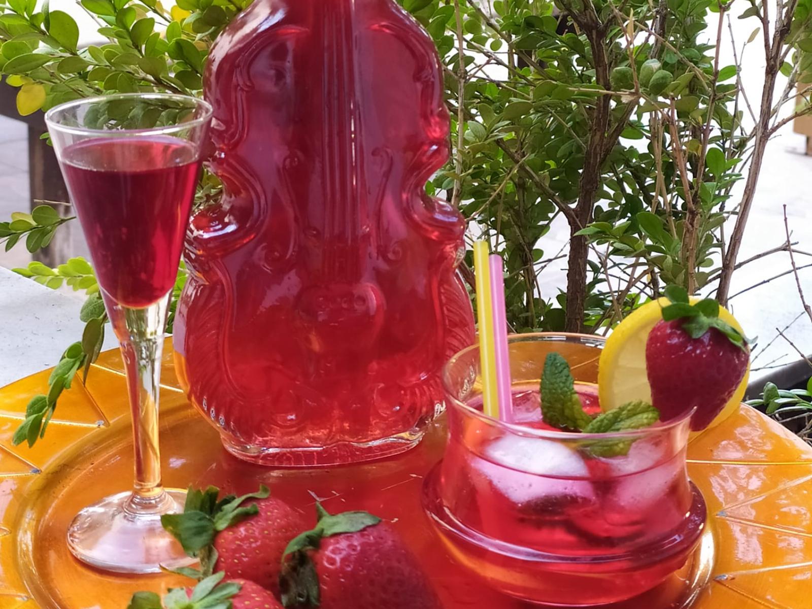 Λικέρ- φράουλα- με -βότκα-