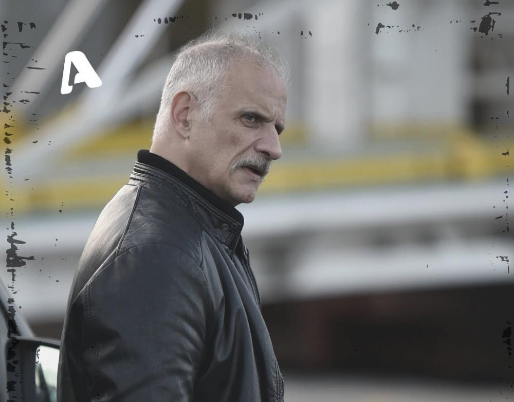 Σασμός : Ο Αυγουστής από το Άκρως Οικογενειακόν πρωταγωνιστής στον Σασμό