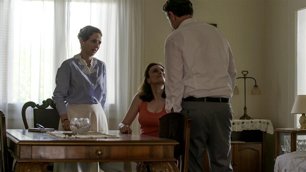 Άγριες Μέλισσες: Ο Ακύλας το σκάει από την φυλακή και θέλει να σκοτώσει την Ελένη