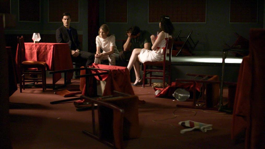 Άγριες Μέλισσες: Ο Ακύλας το σκάει από την φυλακή και θέλει να σκοτώσει την Ελένη