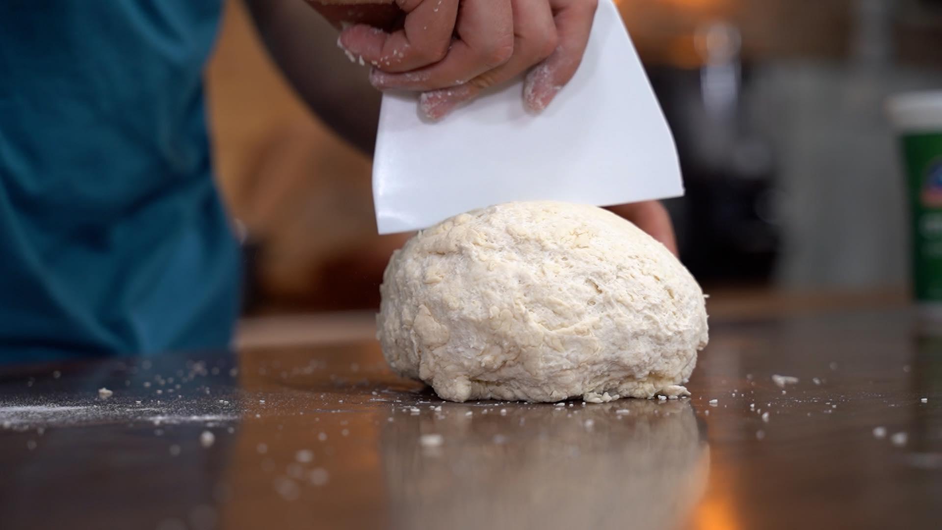 συνταγή-για-ζύμη-για-πίτσα-με-2 υλικά-