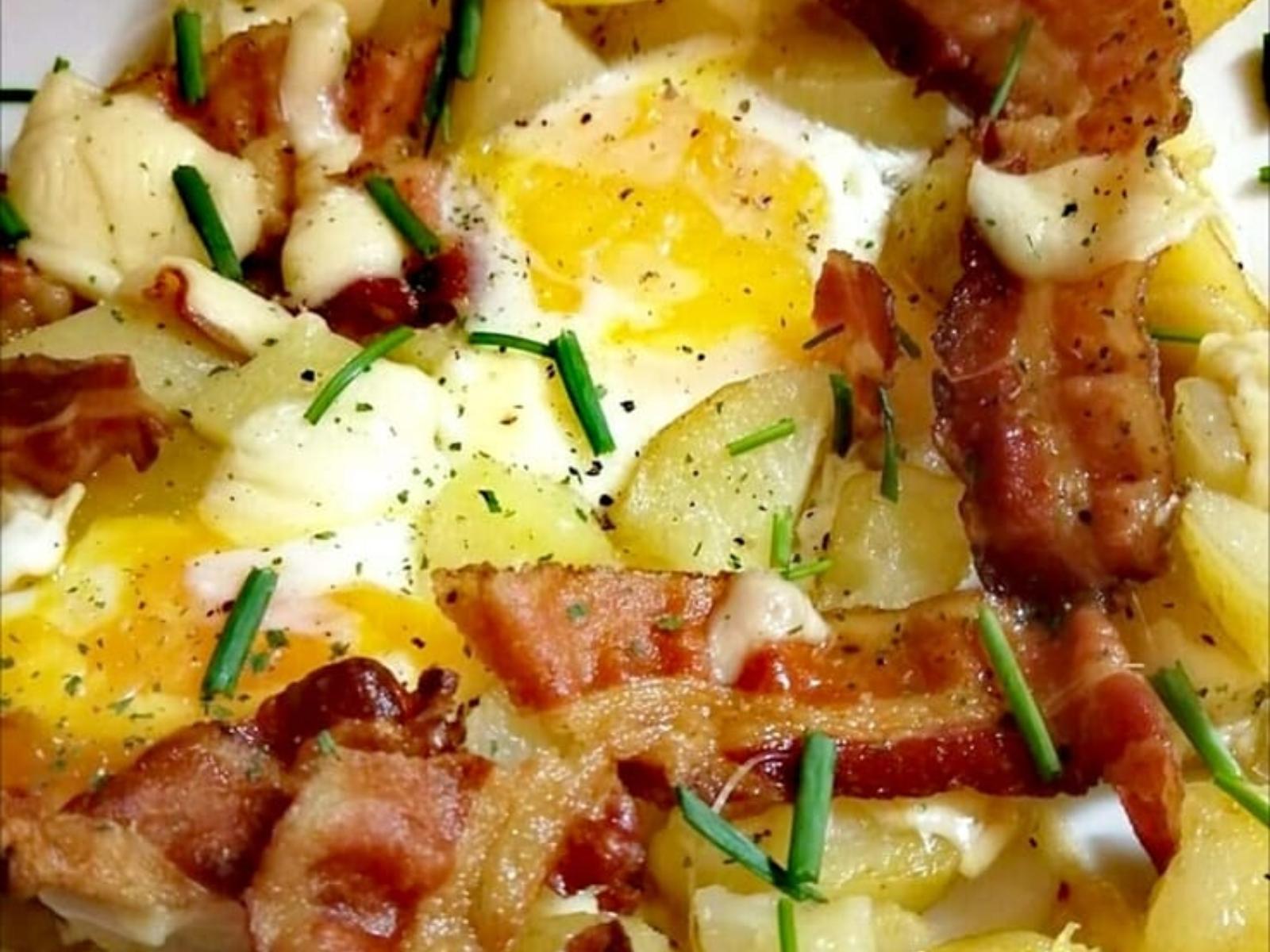 Πατάτες- με- αυγά- στον -φούρνο- για -πρωινό-