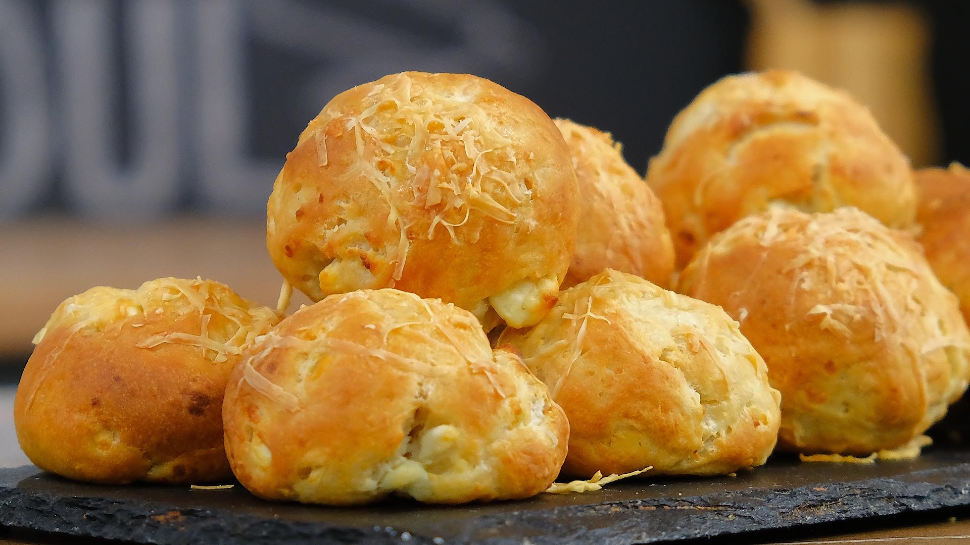 Τα- Τυροπιτάκια -του- Παναγιώτη- Παπαδάκη- με -3- υλικά - Τα- Τυροπιτάκια -του- Παναγιώτη- Παπαδάκη- με -3- υλικά -