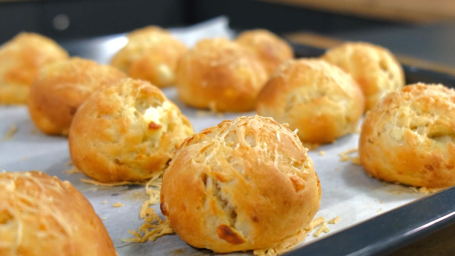 Τα- Τυροπιτάκια -του- Παναγιώτη- Παπαδάκη- με -3- υλικά - Τα- Τυροπιτάκια -του- Παναγιώτη- Παπαδάκη- με -3- υλικά -