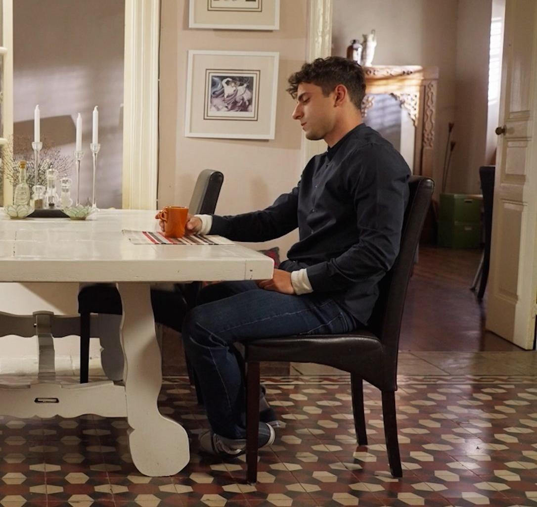 Η Γη της Ελιάς-Αλέξης-