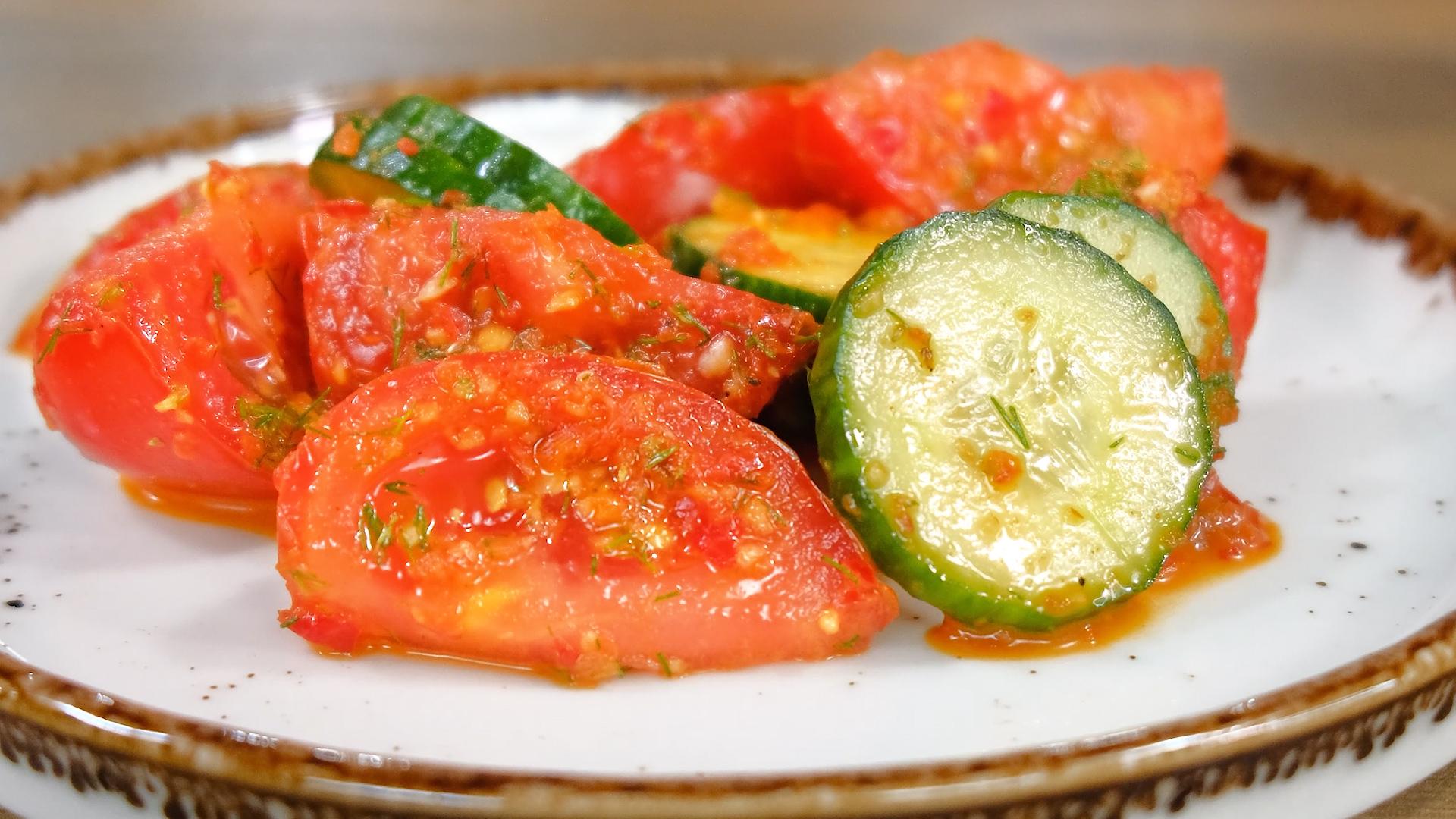 Καλοκαιρινή- αγγουροντομάτα -σαλάτα- με -υπέροχη- σως-