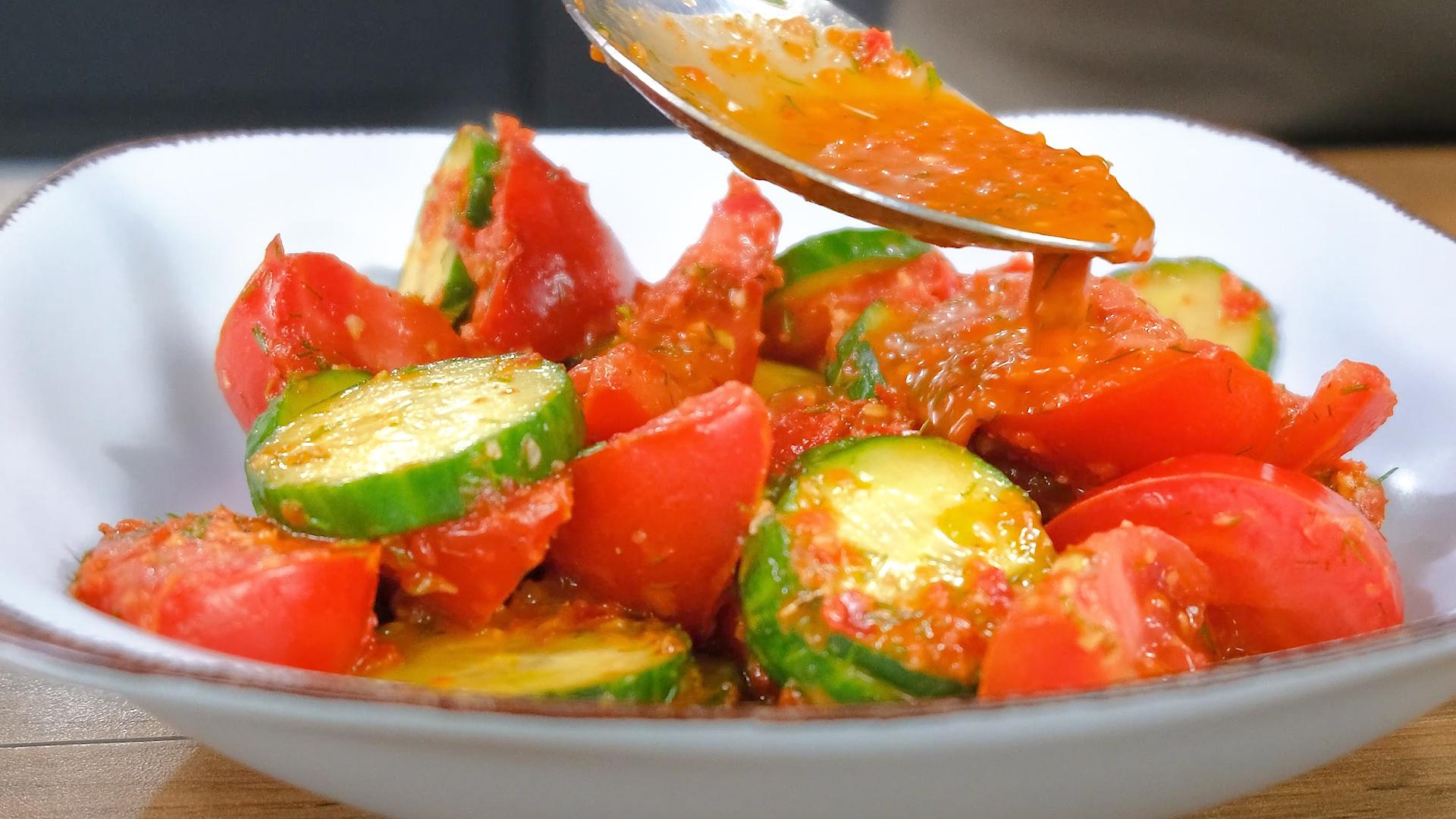 Καλοκαιρινή- αγγουροντομάτα -σαλάτα- με -υπέροχη- σως-