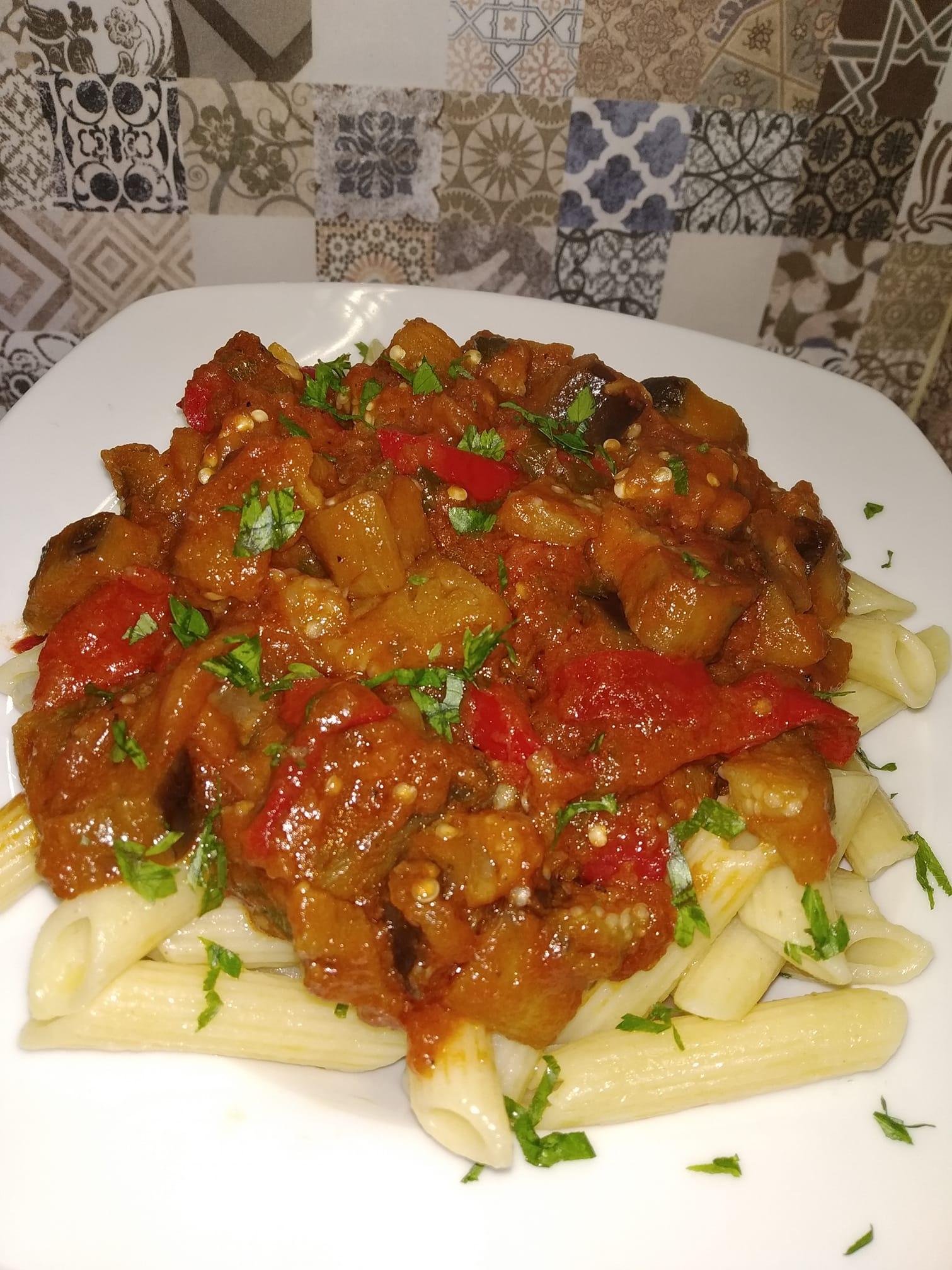 Καλοκαιρινές- πένες- με -μελιτζάνες -και -μανιτάρια-