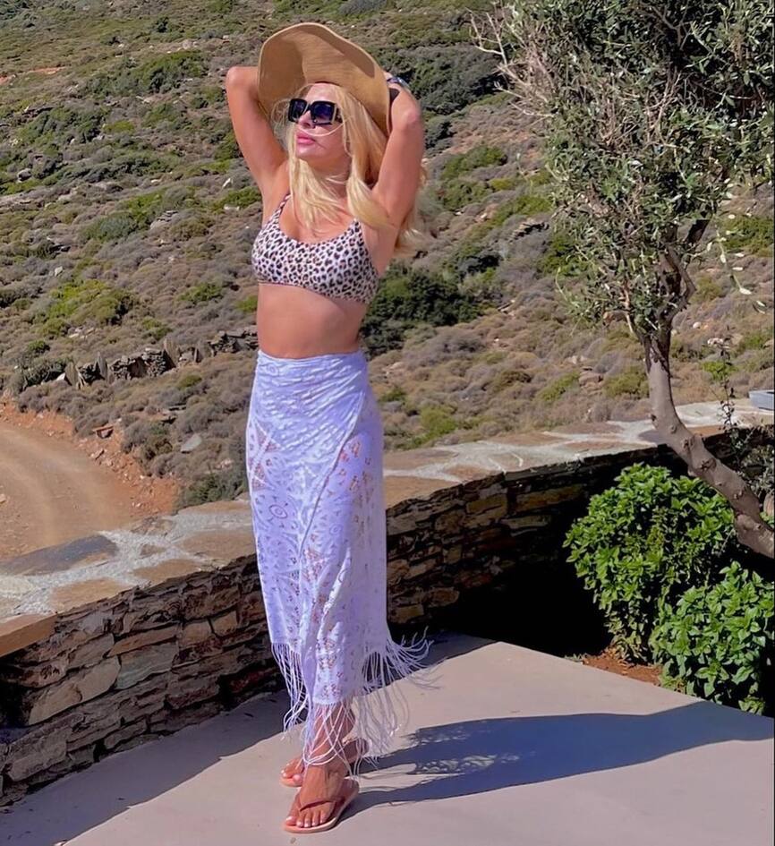 Ελένη Μενεγάκη :Δείτε τον υπέροχο κήπο της στα Άχλα