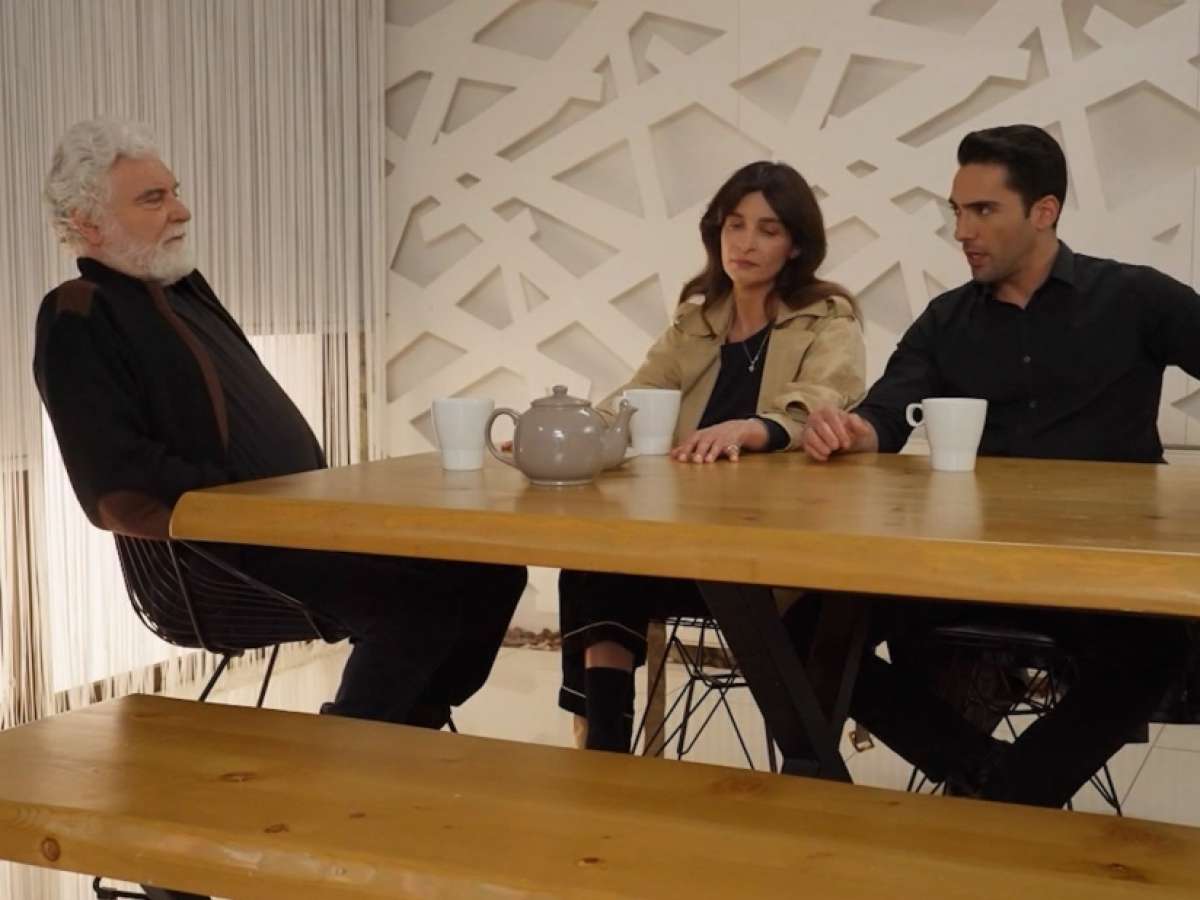 Η Γη της Ελιάς-Ιουλία-Κουράκος-Ιάκωβος- Η Γη της Ελιάς-Ιουλία-Κουράκος-Ιάκωβος-