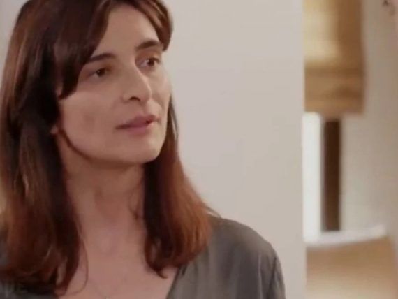 Η Γη της Ελιάς-Ιουλία-