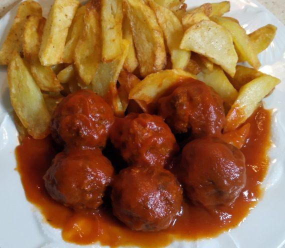 Κεφτεδάκια με σάλτσα