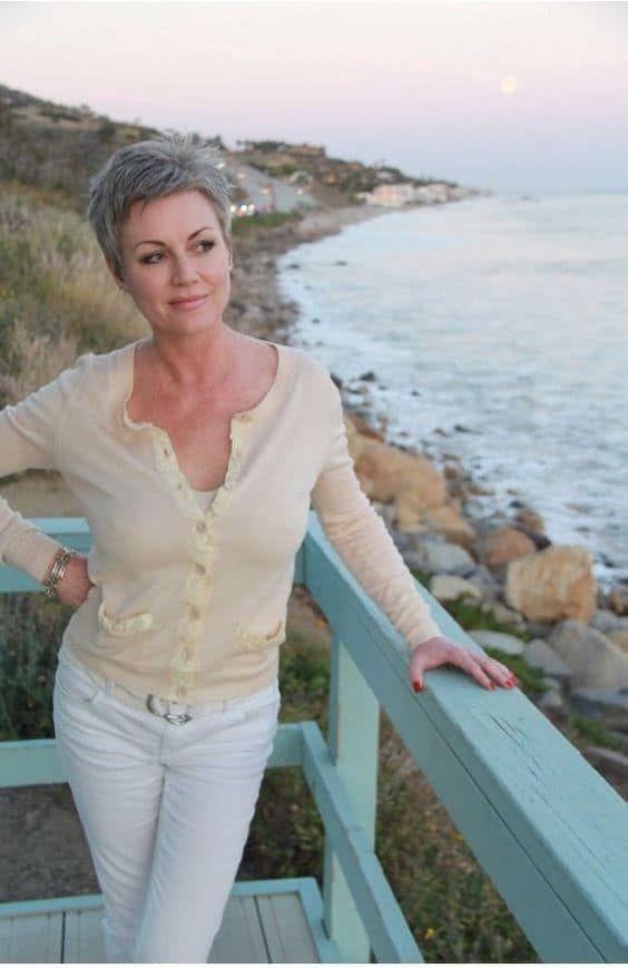 Γυναίκες άνω των 40: 16 ιδέες για γυναικεία κουρέματα