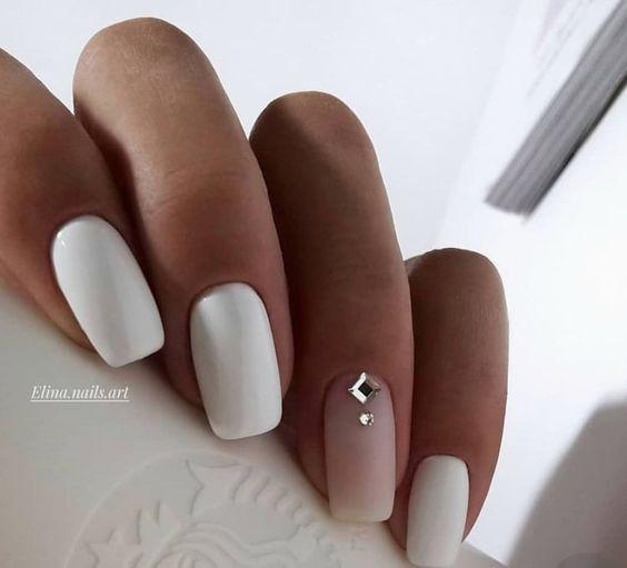 Καλοκαίρι 2022: Τα χρώματα στα νύχια που θα φορεθούν περισσότερο