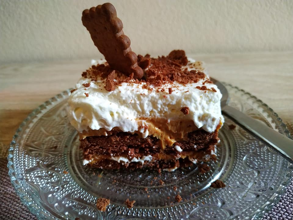 μπισκοτόγλυκο-με-τυρί κρέμα-και-καραμελωμένο ζαχαρούχο-συνταγή- μπισκοτόγλυκο-με-τυρί κρέμα-και-καραμελωμένο ζαχαρούχο-συνταγή-