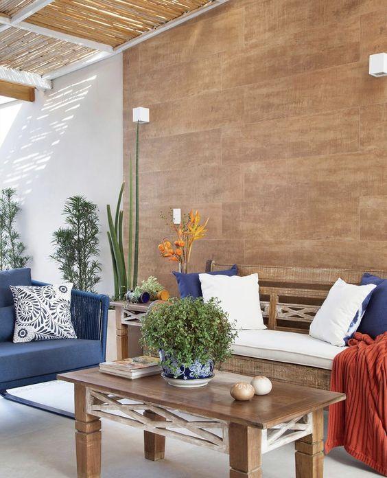 μπλε-καναπέδες-και-μπλε-μαξιλάρια καναπέ-στην-αυλή-και-στον-κήπο-ιδέες-