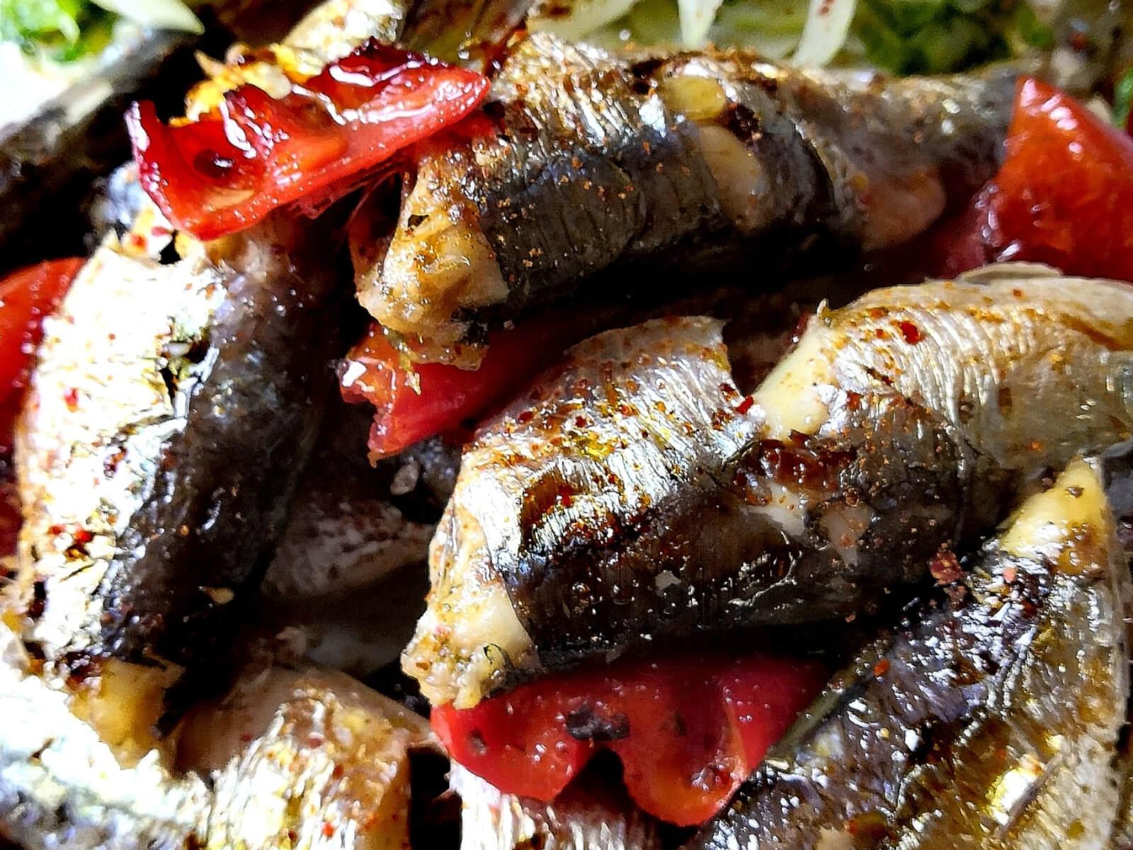 σαρδέλες-στον-φούρνο-με-ντομάτες-συνταγή-