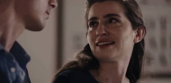 Άγριες Μέλισσες-Ελένη-