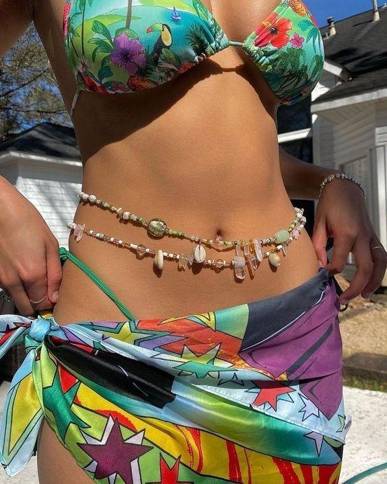 φλοράλ-μπικίνι-σε-γαλάζιο χρώμα-ιδέες-