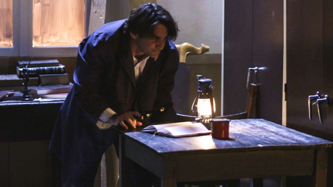 Άγριες Μέλισσες-Πέτρος- Άγριες Μέλισσες-Πέτρος-