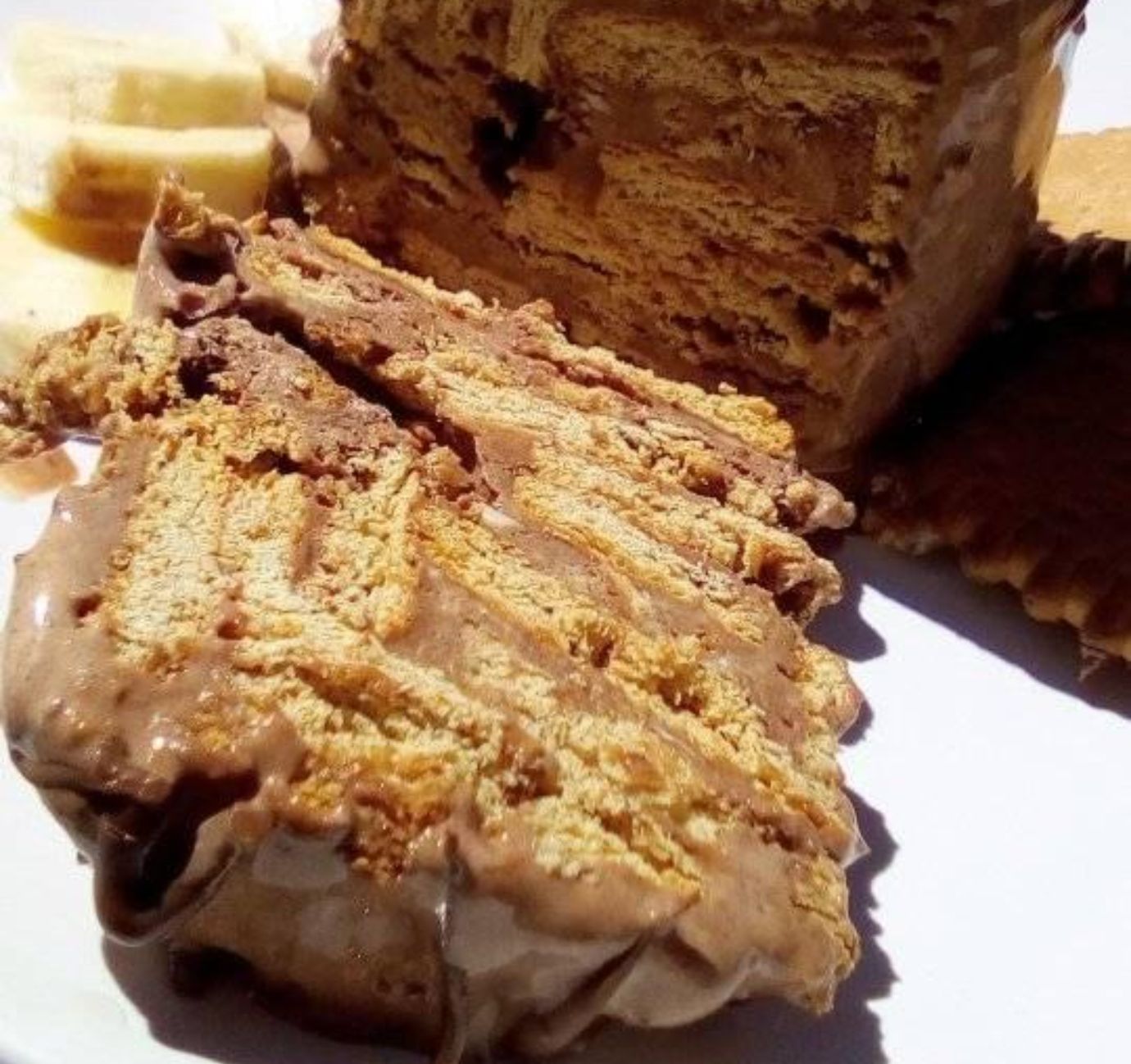 Τούρτα παγωτό με μπισκότο και Nutella Τούρτα με μπισκότο και Nutella