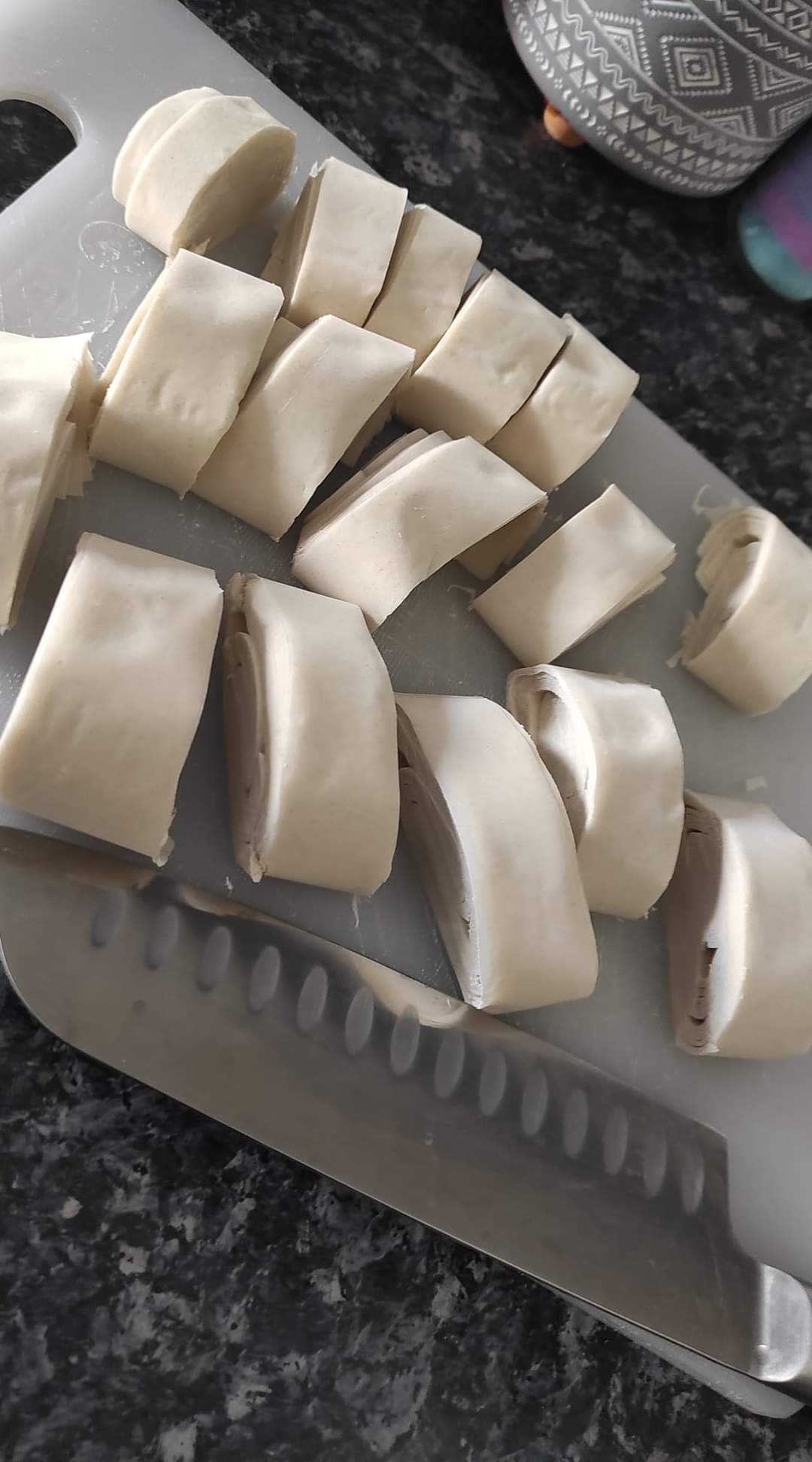 Τεμπέλικη -τυρόπιτα -με- ανθρακούχο-